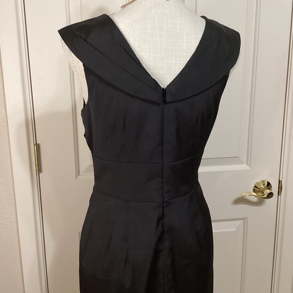 WHBM Deep V Neckline Draped Holiday Special Occasion Black Dress | Size 6 | EUC - Picture 7 of 9